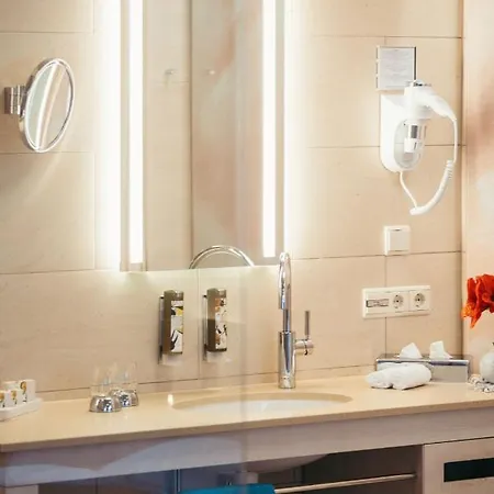 Strandhotel Am 호텔 4*