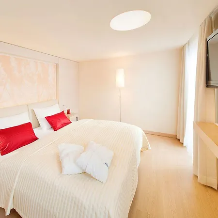 Strandhotel Am Weissensee Hotel