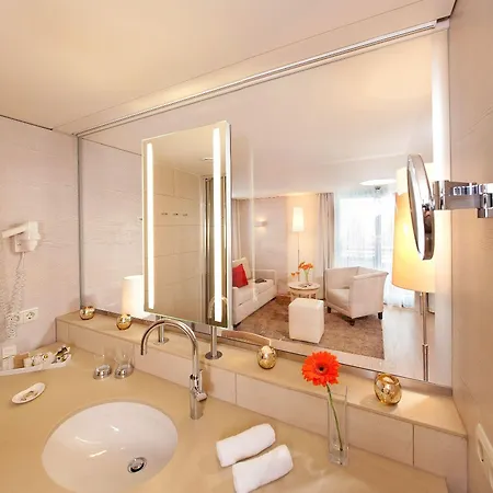 Strandhotel Am ヴァイセンゼー