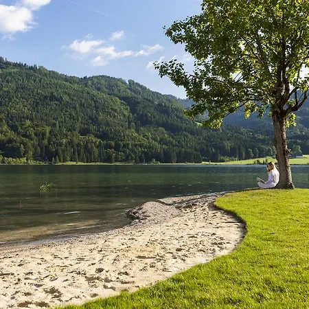 Hotel Strandhotel Am Weissensee 4*
