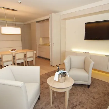 Strandhotel Am 호텔 바이센제