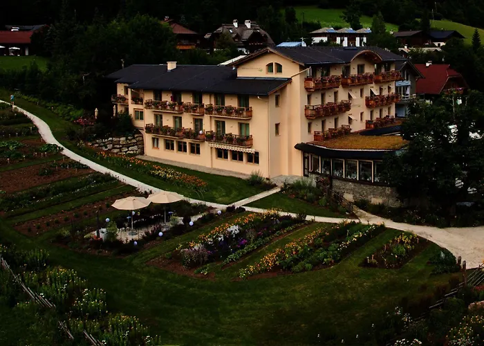 Hotel Strandhotel Am Weissensee 4*